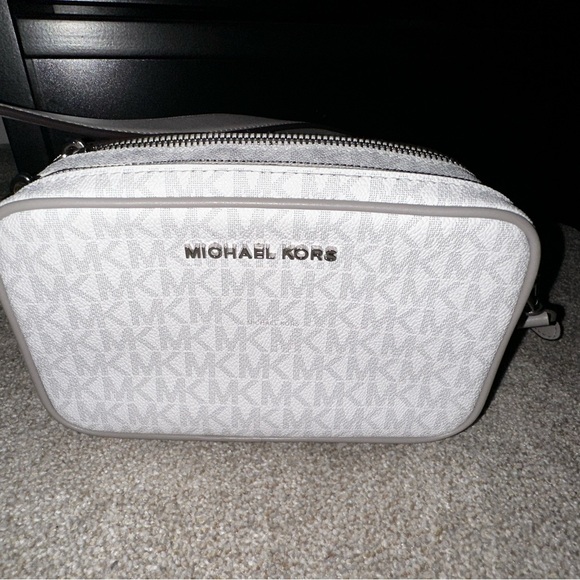 MK Michael Kors Connie Small Camera Bag - Picture 3 of 11